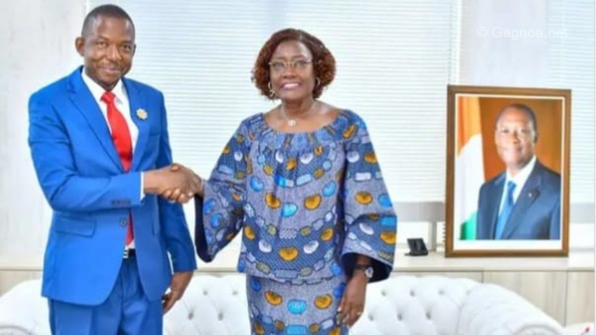 Photo : Moussa Konaté et la ministre Mariatou à l'issue d'une séance de travail