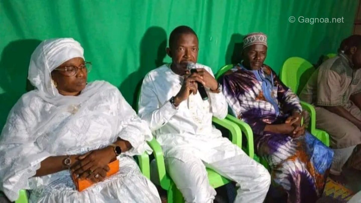 Photo : L'honorable Konaté a prié avec les musulmans